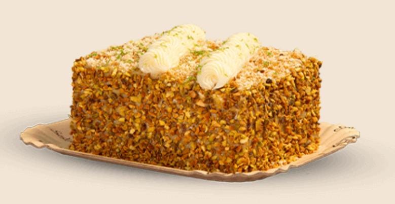 bolo de Pistache com Morango e Leite Condensado
